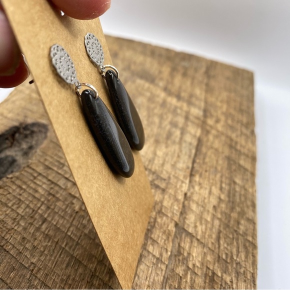 Onyx Hanging Teardrop Studded Back Earrings - Picture 5 of 5